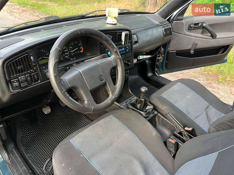 Седан Volkswagen Passat 1992 в Звенигородке