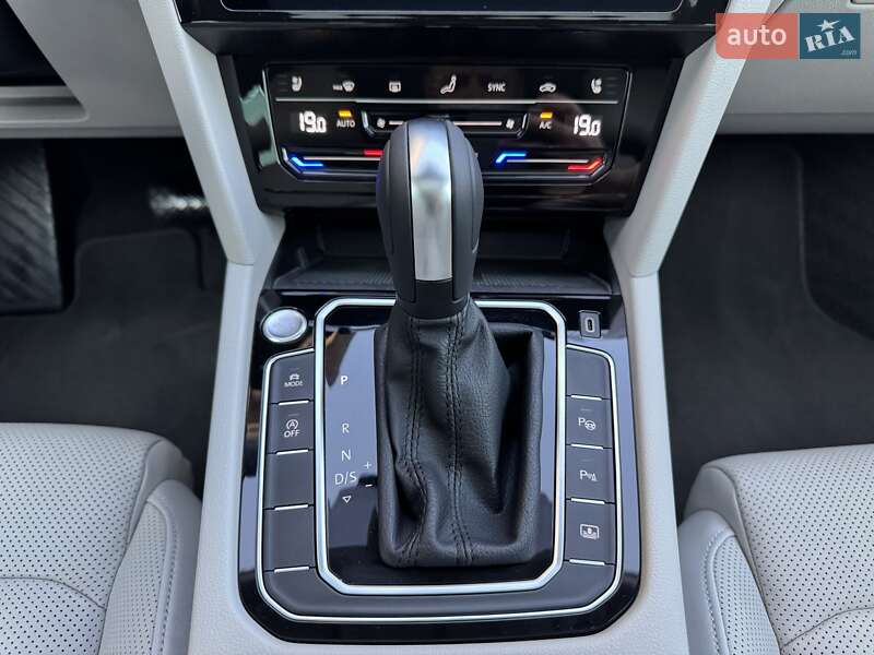 Седан Volkswagen Passat 2020 в Стрию