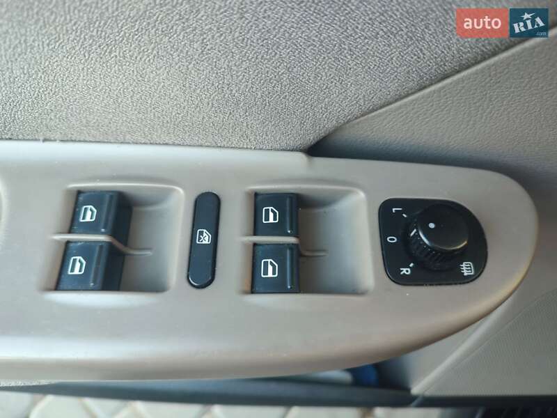 Универсал Volkswagen Passat 2010 в Чемеровцах