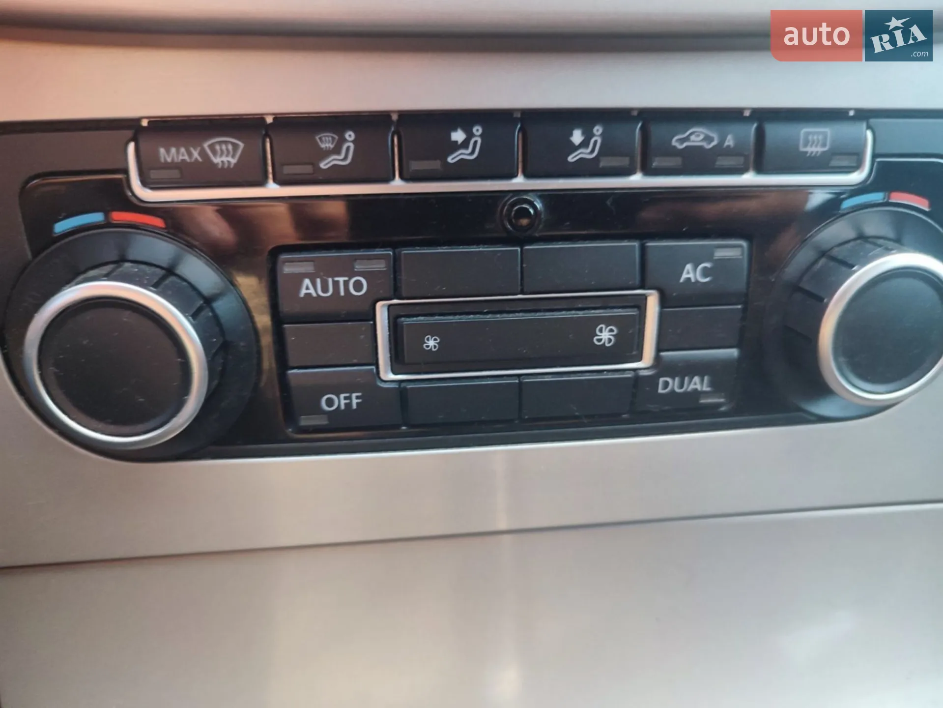 2010 Volkswagen Passat - мініатюра 13
