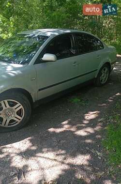 Седан Volkswagen Passat 2000 в Василькові
