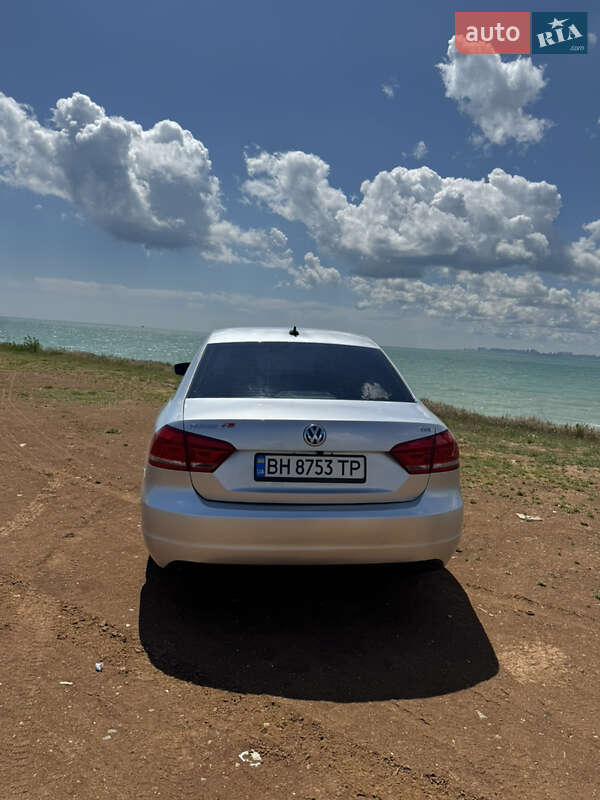 Седан Volkswagen Passat 2013 в Одесі