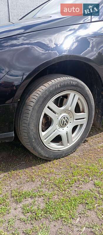 Універсал Volkswagen Passat 2010 в Сумах