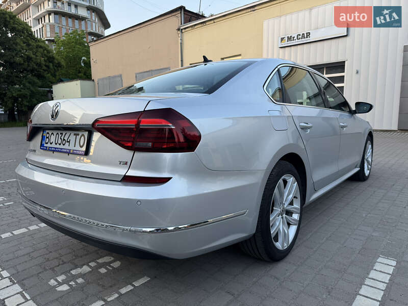 Седан Volkswagen Passat 2018 в Львові