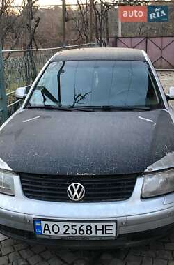 Седан Volkswagen Passat 1999 в Мукачево