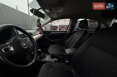 Седан Volkswagen Passat 2015 в 