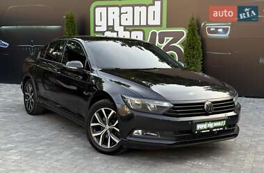 Седан Volkswagen Passat 2016 в Киеве