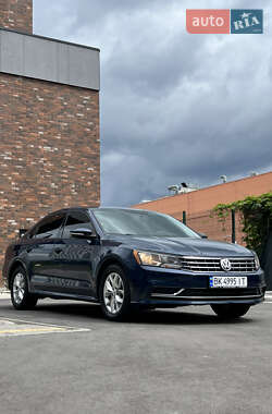 Седан Volkswagen Passat 2018 в Киеве