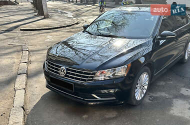 Седан Volkswagen Passat 2016 в Киеве