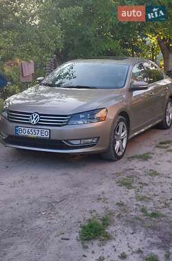 Седан Volkswagen Passat 2015 в Золочеве