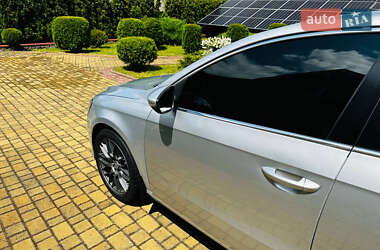 Седан Volkswagen Passat 2011 в 