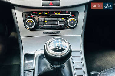 Седан Volkswagen Passat 2011 в 