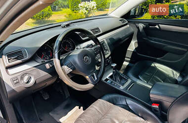 Седан Volkswagen Passat 2011 в 