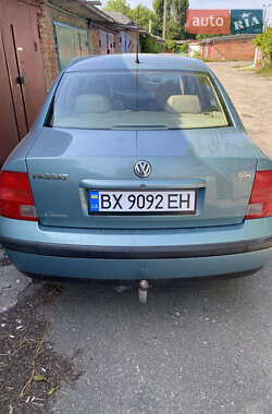 Седан Volkswagen Passat 1998 в Хмельницком