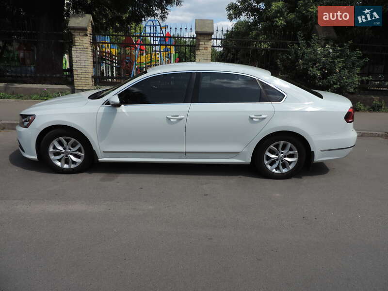 Седан Volkswagen Passat 2016 в Фастове