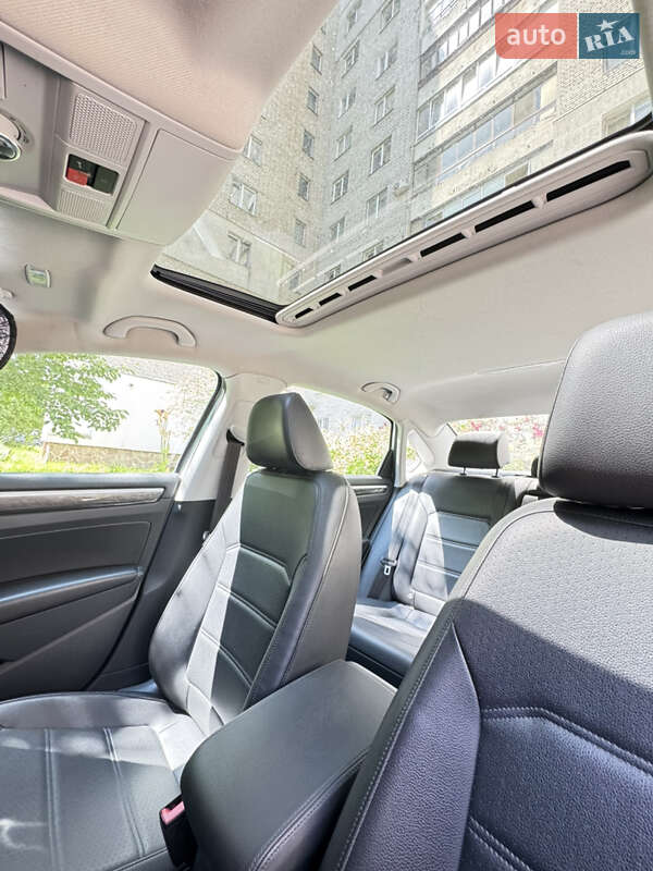 Седан Volkswagen Passat 2018 в Львові