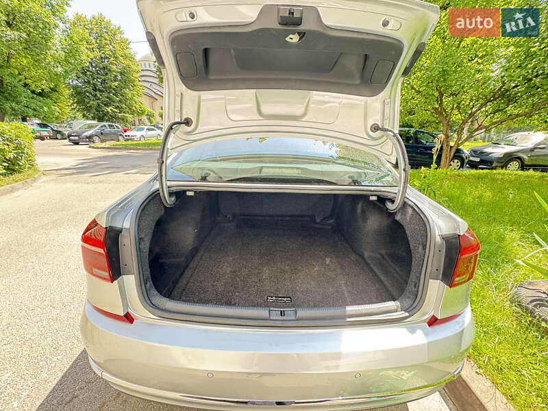 Седан Volkswagen Passat 2018 в Львові