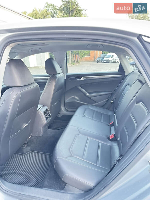 Седан Volkswagen Passat 2018 в Львові