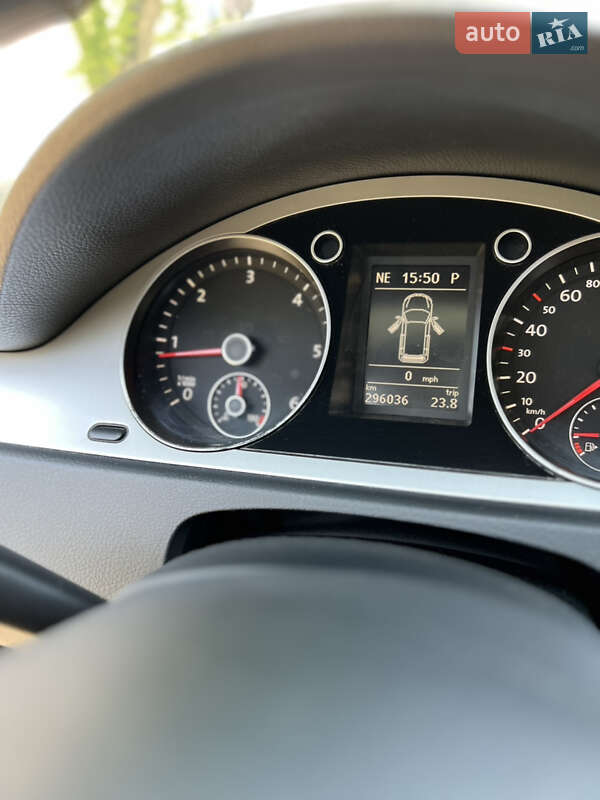 Універсал Volkswagen Passat 2010 в Калуші