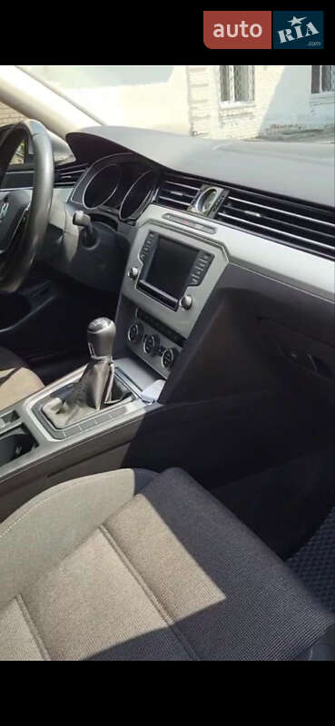Универсал Volkswagen Passat 2016 в Житомире