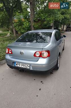Седан Volkswagen Passat 2005 в Чугуеве