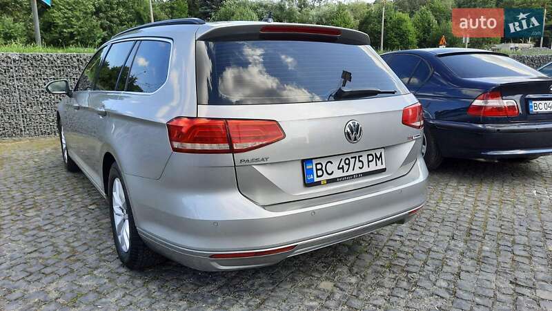 Седан Volkswagen Passat 2015 в Львові