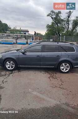 Универсал Volkswagen Passat 2011 в 