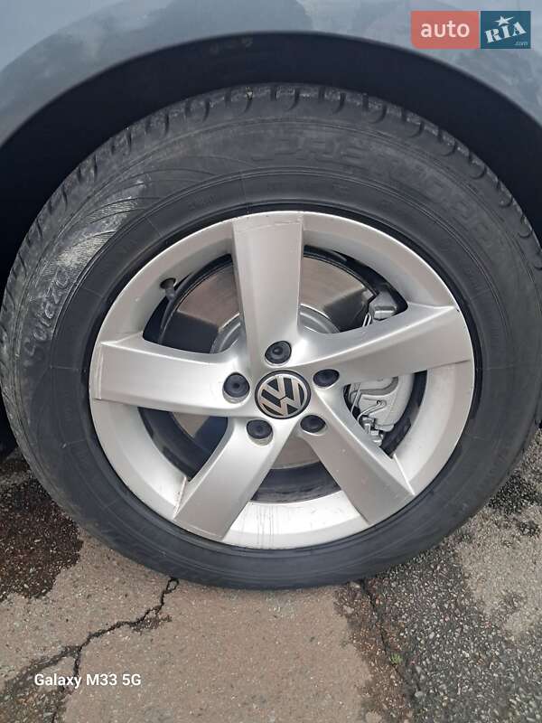 Универсал Volkswagen Passat 2011 в Черновцах