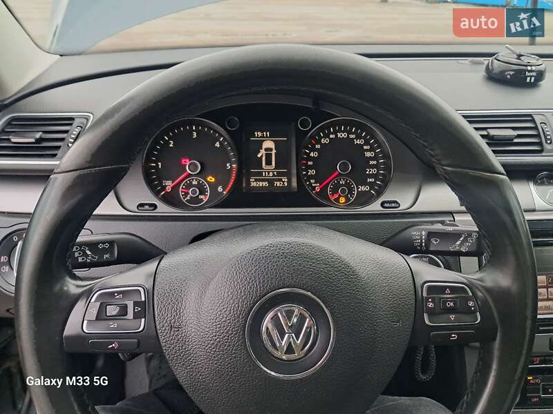 Универсал Volkswagen Passat 2011 в Черновцах