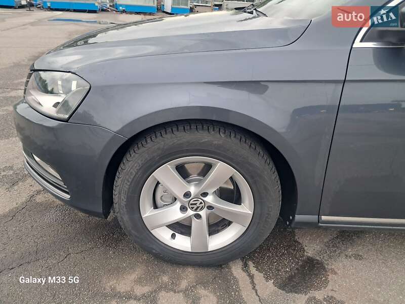 Универсал Volkswagen Passat 2011 в Черновцах