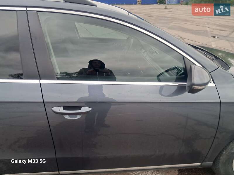 Универсал Volkswagen Passat 2011 в Черновцах