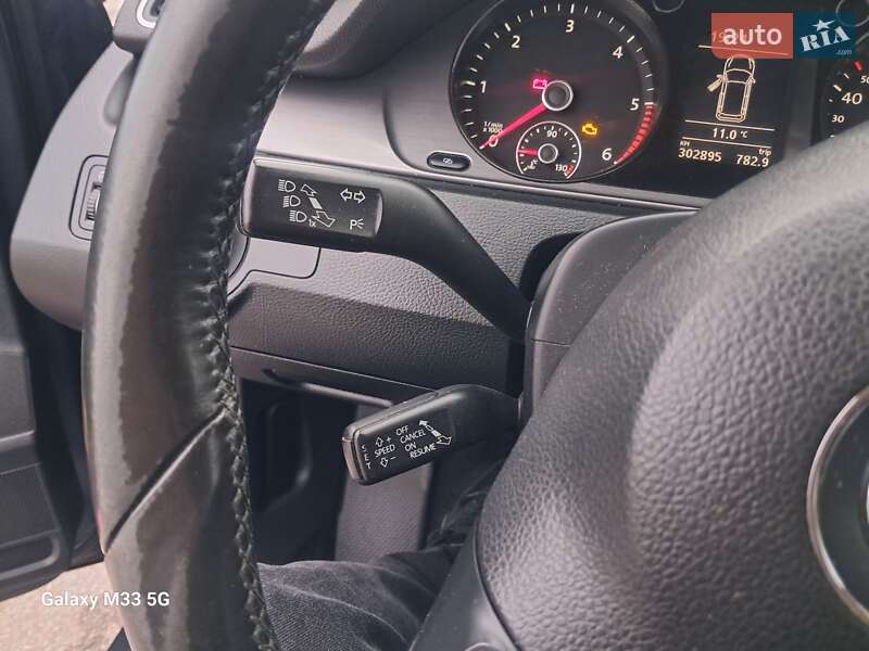 Универсал Volkswagen Passat 2011 в Черновцах