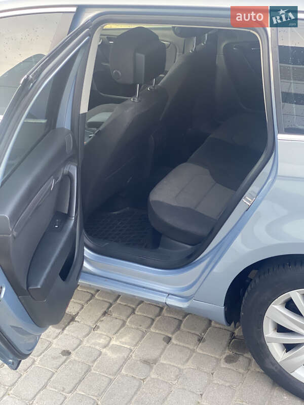 Універсал Volkswagen Passat 2011 в Львові