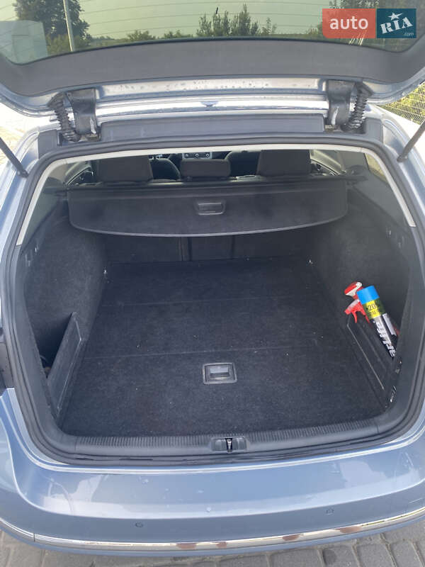 Універсал Volkswagen Passat 2011 в Львові