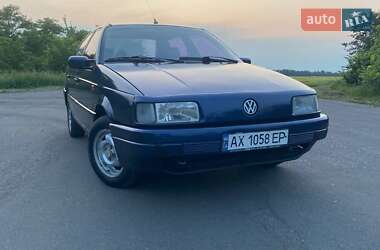 Седан Volkswagen Passat 1993 в Чорнобаї