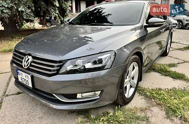 Седан Volkswagen Passat 2012 в Днепре