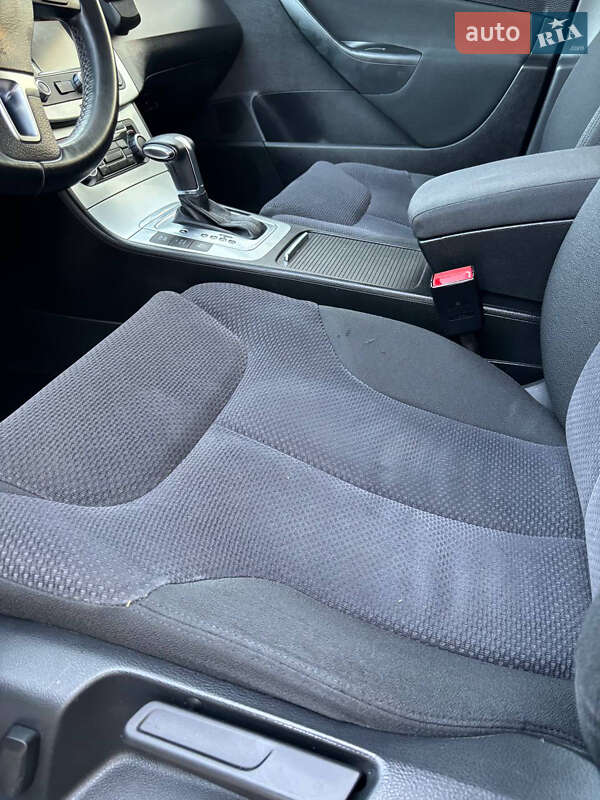 Універсал Volkswagen Passat 2010 в Бердичеві