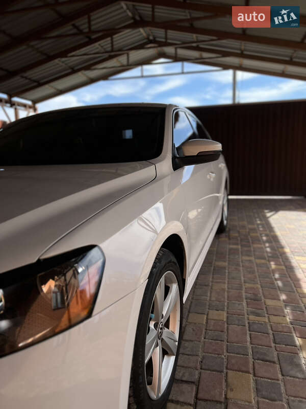 Седан Volkswagen Passat 2012 в Коростышеве