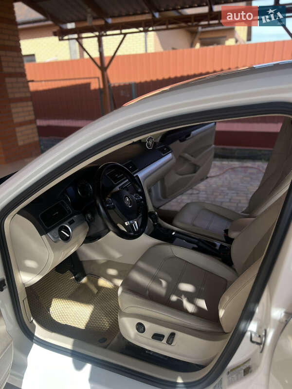 Седан Volkswagen Passat 2012 в Коростышеве