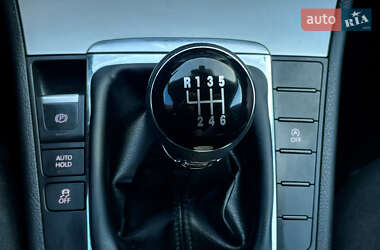 Универсал Volkswagen Passat 2011 в 