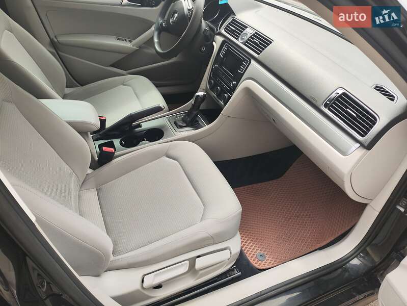 Седан Volkswagen Passat 2016 в Тернополе
