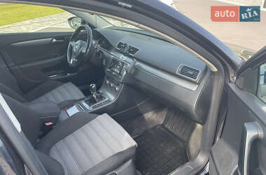 Универсал Volkswagen Passat 2012 в 