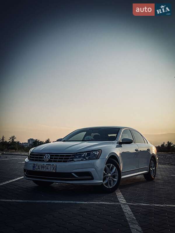 Седан Volkswagen Passat 2017 в Черкасах