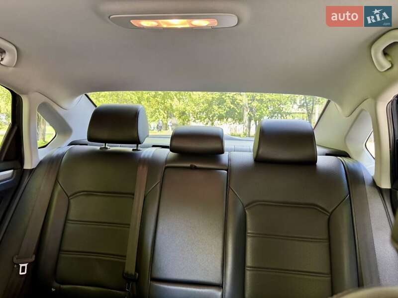 Седан Volkswagen Passat 2019 в Киеве фото 14 Седан Volkswagen Passat 2019 в Киеве