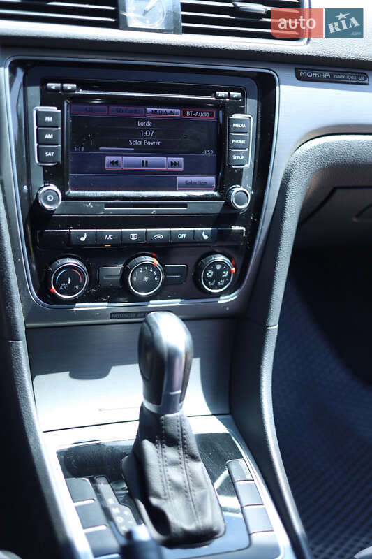 Седан Volkswagen Passat 2014 в Ужгороде