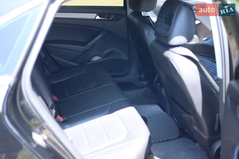 Седан Volkswagen Passat 2014 в Ужгороде
