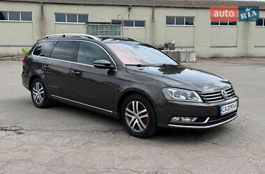 Універсал Volkswagen Passat 2012 в Києві