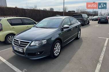 Седан Volkswagen Passat 2010 в Киеве