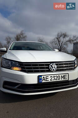 Седан Volkswagen Passat 2016 в Кривом Роге