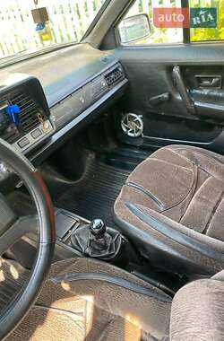 Седан Volkswagen Passat 1987 в 